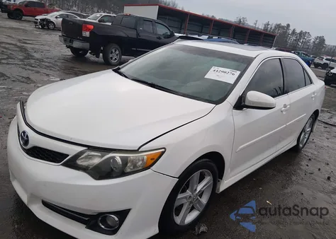 2013 Toyota Camry Se z USA, uszkodzony, nr VIN 4T1BF1FK7DU690510